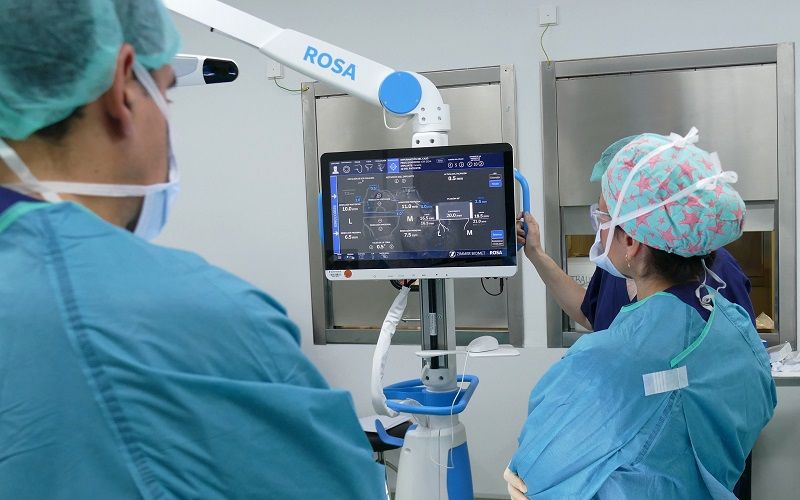 Nuevo robot quirúrgico para la cirugía de prótesis de rodilla