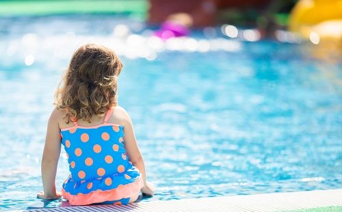 ¿Qué debes hacer en caso de ahogamiento de un niño?