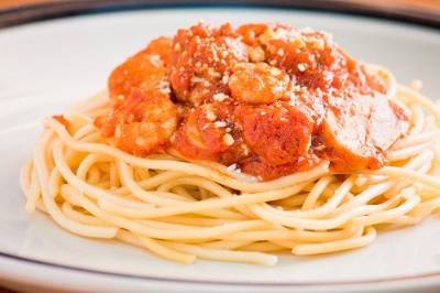 Espaguetis con champiñón y pollo