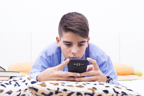 El peligro del uso abusivo de los móviles por adolescentes