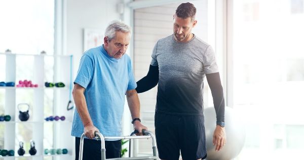 ¿Cómo recuperar la actividad en ancianos?